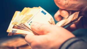 Velik rast potražnje gotovinskih kredita